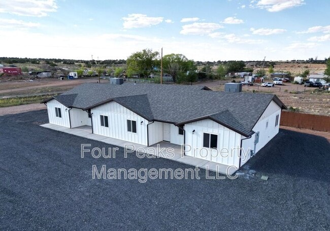 Building Photo - 1851 W 8th S St