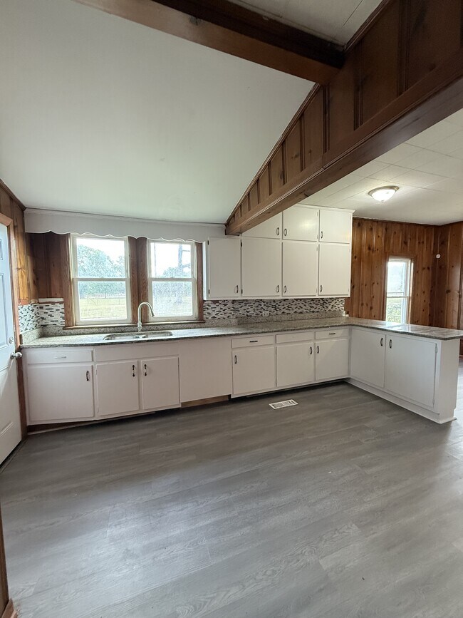 Building Photo - 1609 48th Street Ensley