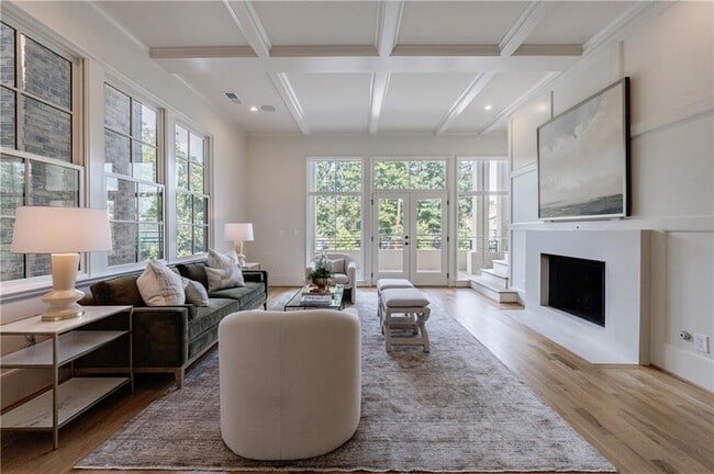 Building Photo - 81 Delmont Dr NE