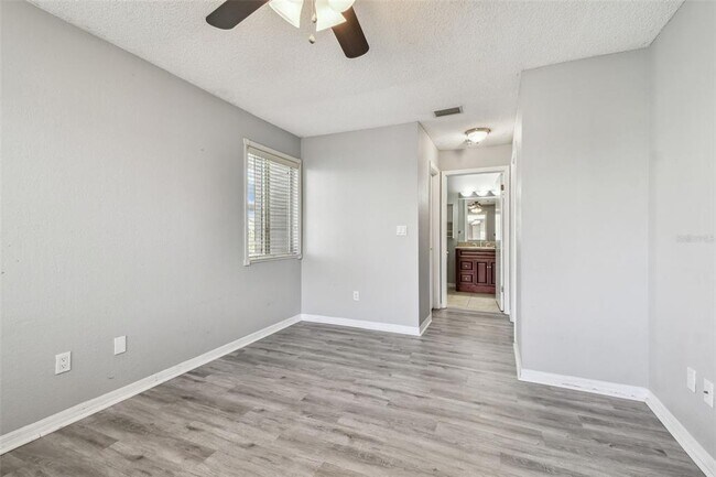 Building Photo - 10263 Gandy Blvd N
