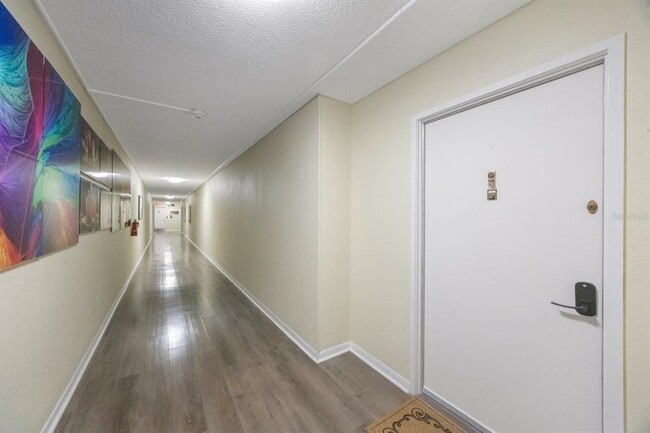 Building Photo - 7400 Sun Island Dr S