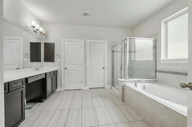 Building Photo - 15613 Cabrillo Way