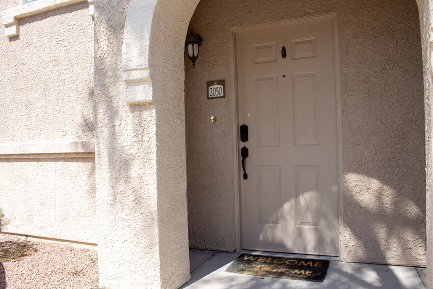 Building Photo - 10550 W Alexander Rd