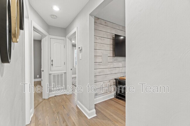 Building Photo - 405 Farrell St