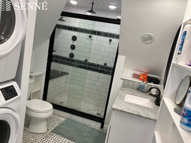 Building Photo - 71 Grovers Ave