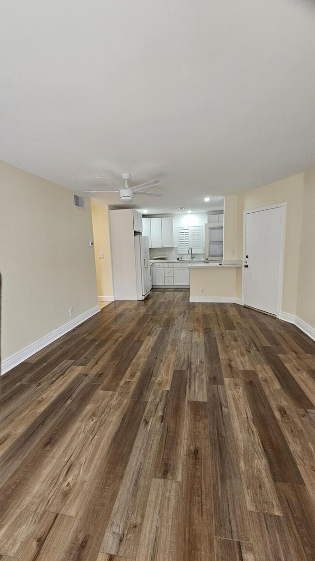 Building Photo - 10821 N Military Trl