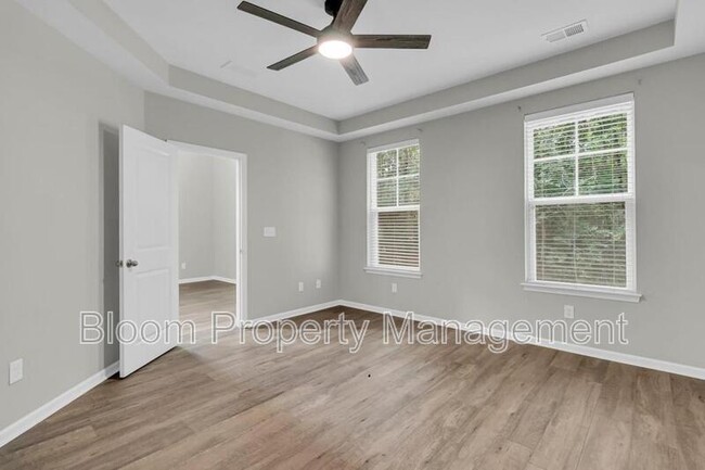 Building Photo - 4995 Hay Bale Ct
