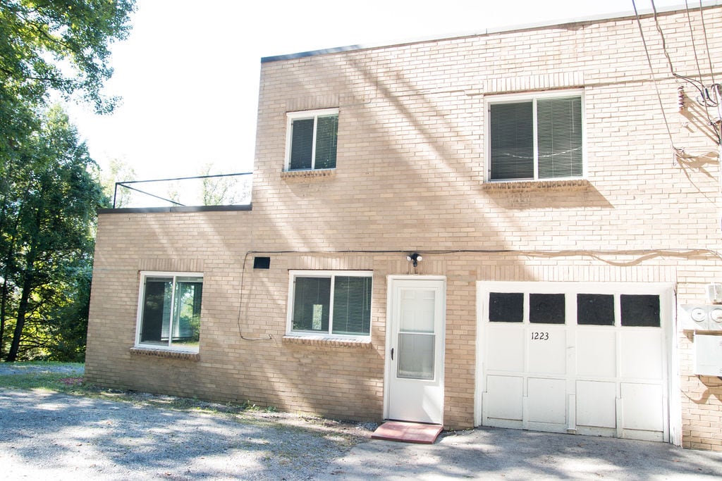 Building Photo - 1223 Greenbrier Rd