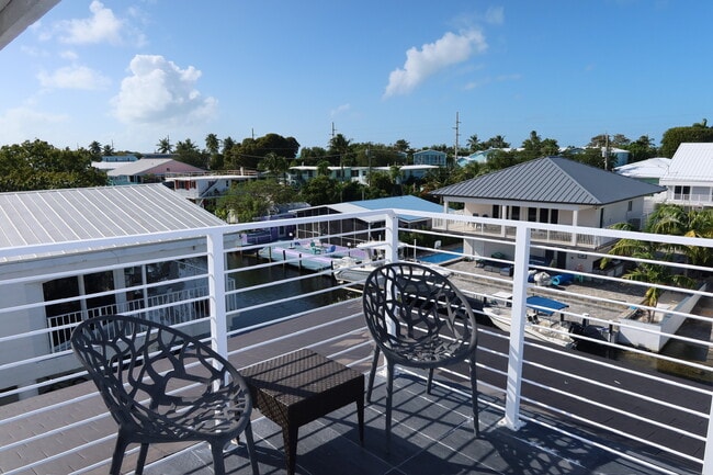 Building Photo - 104 Primrose Ln