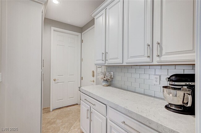 Building Photo - 10249 Wisteria Hills Ct