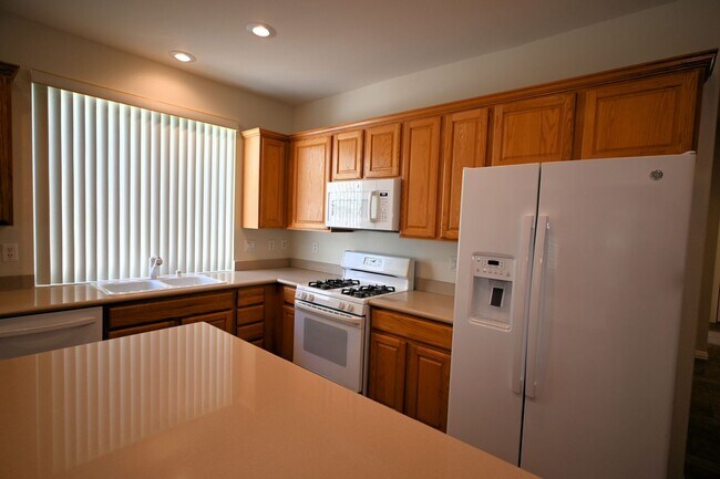 Building Photo - Siena Golf Course Home for Rent! Amazing 55+ Community!