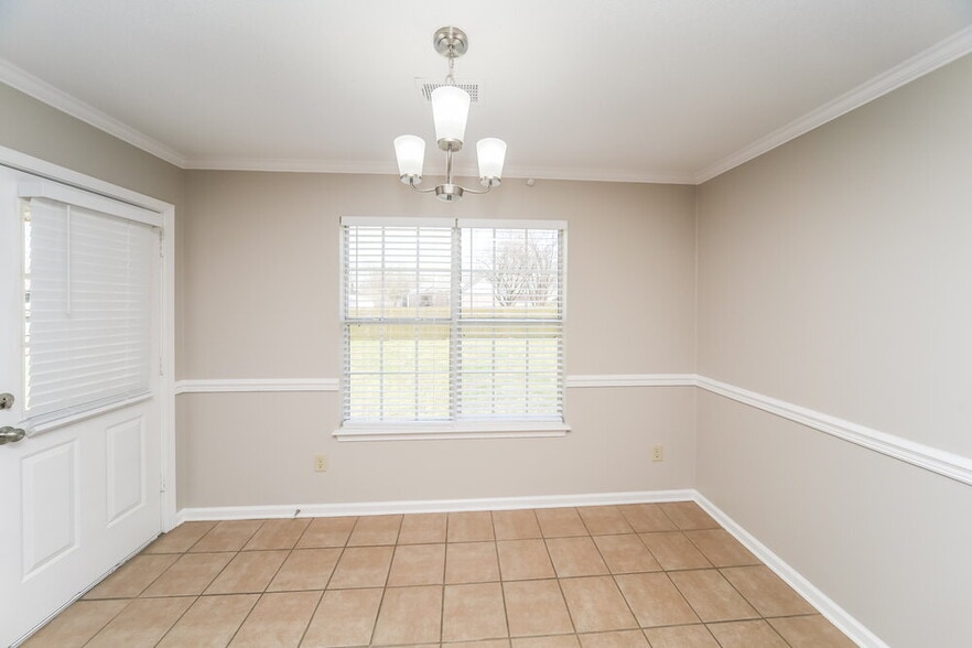 Building Photo - 5180 Plum Tree Dr