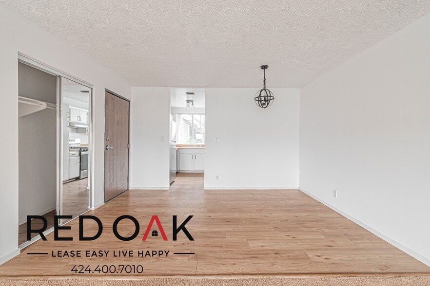 Building Photo - 7025 Vassar Ave