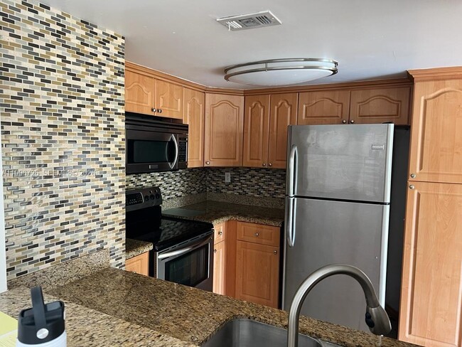 Building Photo - 365 NW 85th Ct