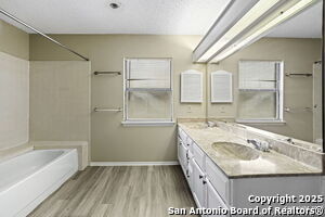 Building Photo - 3335 Jenkins Dr