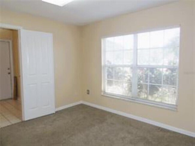 Building Photo - 1802 Durkee Pl