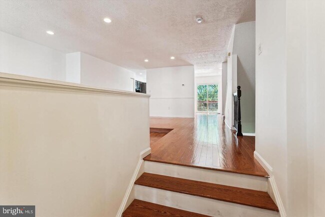 Building Photo - 20412 Sunbright Ln