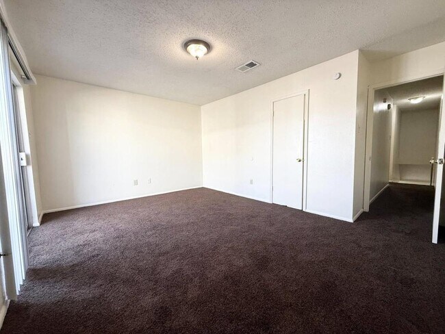 Building Photo - 1624D Newport Place