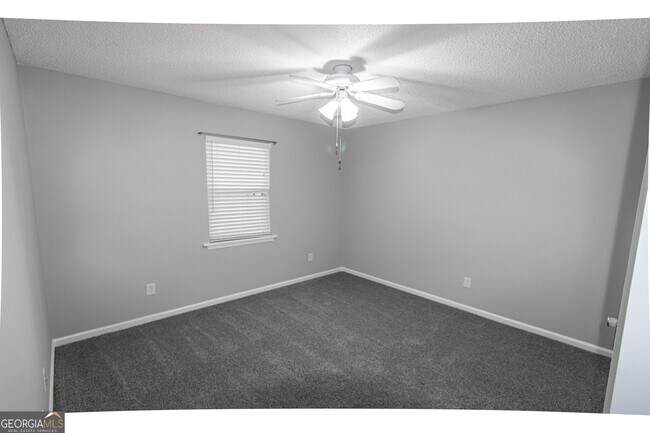 Building Photo - 104 Green Tree Ct