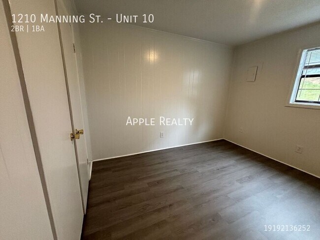 Building Photo - 1210 Manning St