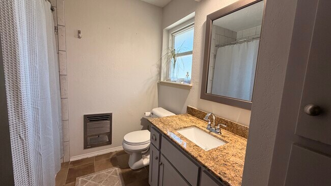 Building Photo - 209 E Cammack St