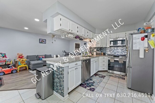 Building Photo - 100 Chatsworth Cir