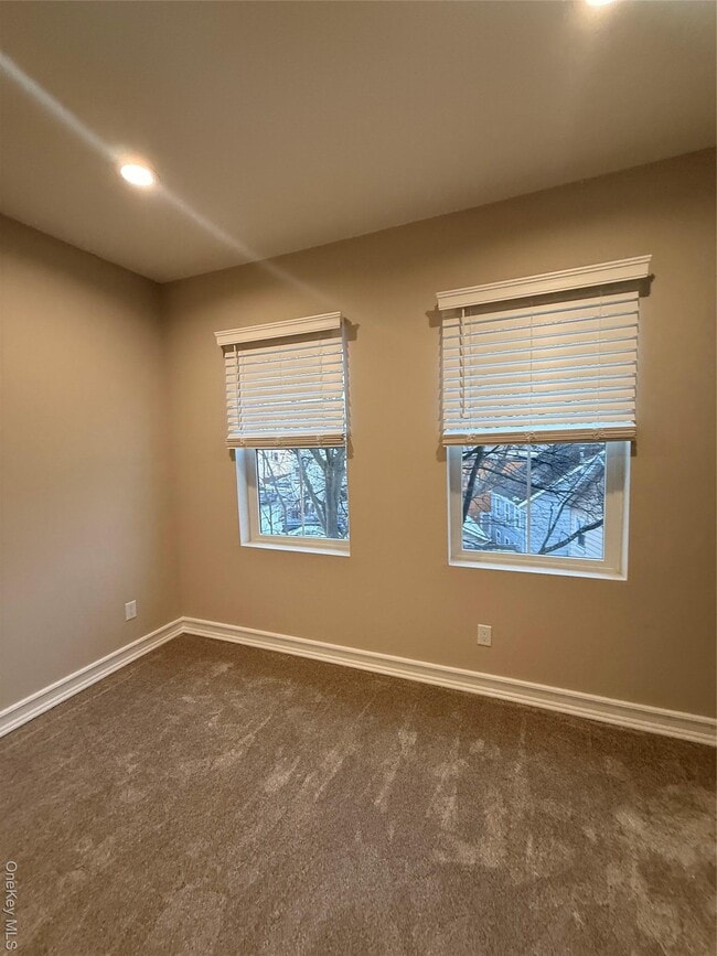 Building Photo - 122 Greenwich Ave