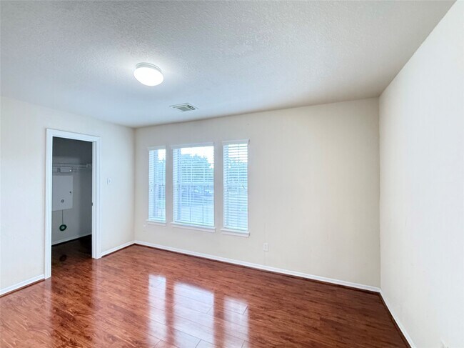 Building Photo - 12315 Gentlebrook Dr