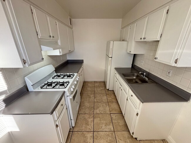 Building Photo - Charming 2Bed/1Bath ground floor apartment located in North Las Vegas- Move in Special- $500 Off ...