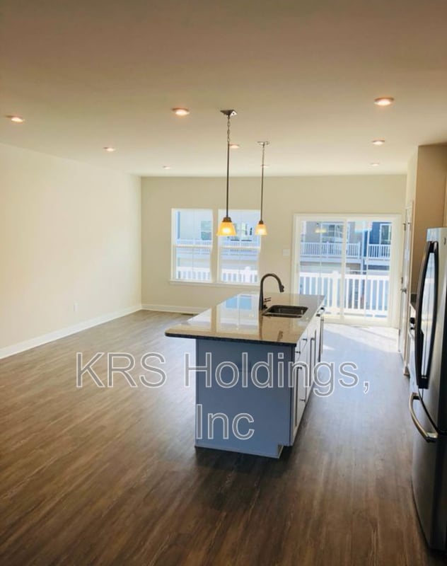 Building Photo - 14237 Martinet Xing