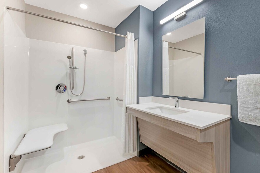 Building Photo - Furnished Studio-Wildwood