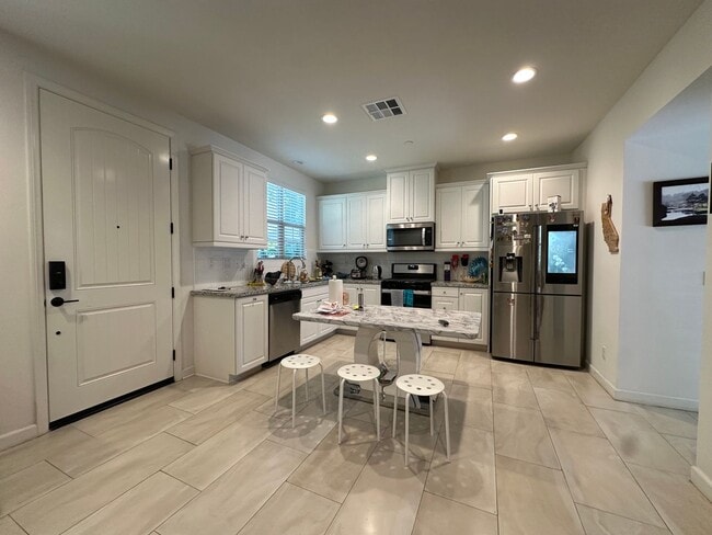 Primary Photo - Room for Rent in Stanton-Prime Location