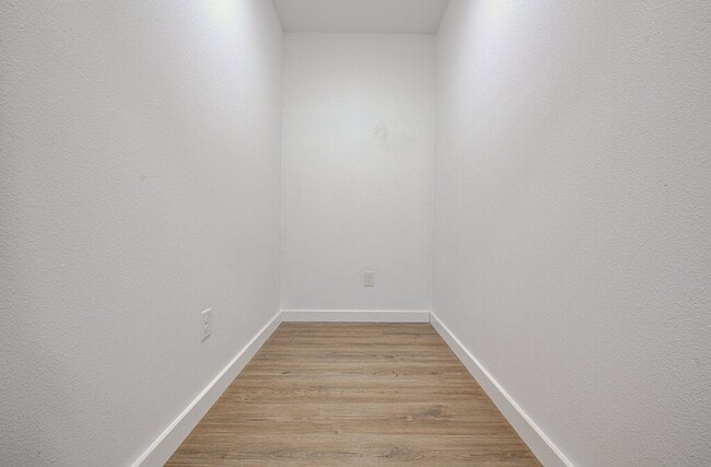 Building Photo - Fully Rebuilt 3BD Gem with Designer Finish...