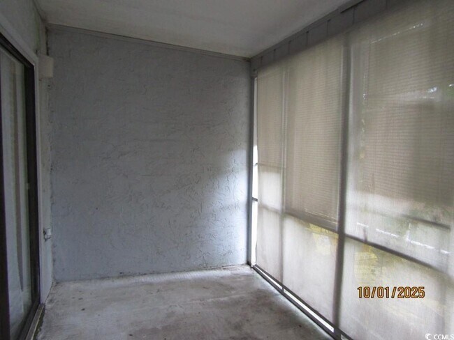 Building Photo - 938 Villa Dr