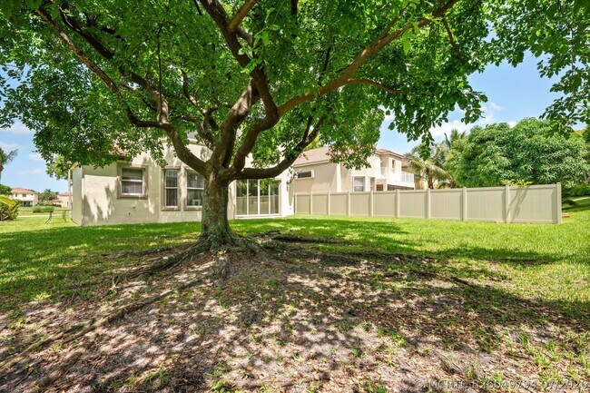 Building Photo - 9058 Alexandra Cir