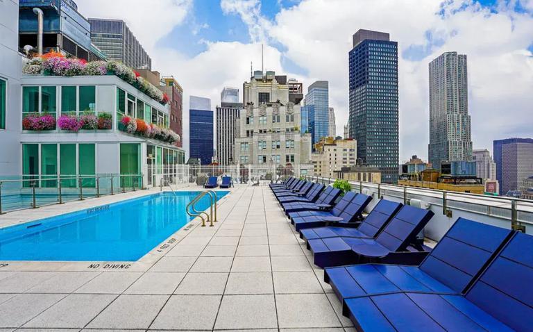 Building Photo - 180 John St