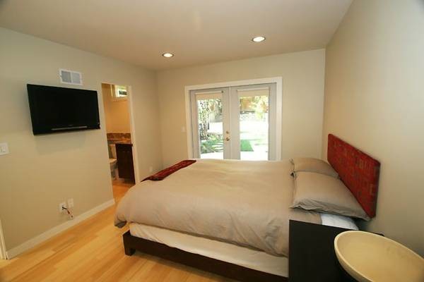 Building Photo - 1053 Oro St