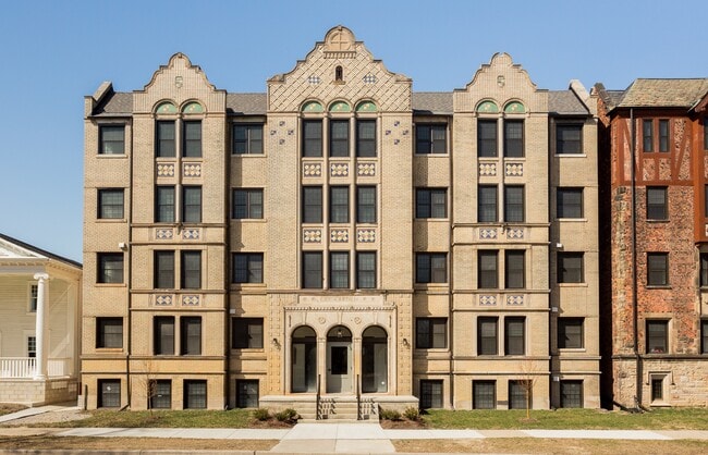 Building Photo - Hazelwood Apartments