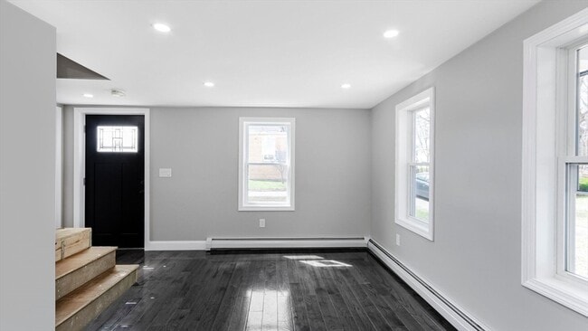 Building Photo - 23 Lynn St