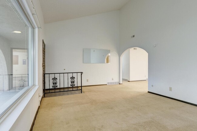 Building Photo - Charming Residence in a Prime Location 3bed/2bath - Shop Not Included