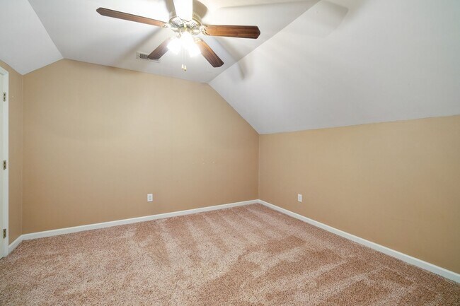Building Photo - 7037 Mooreland Ct