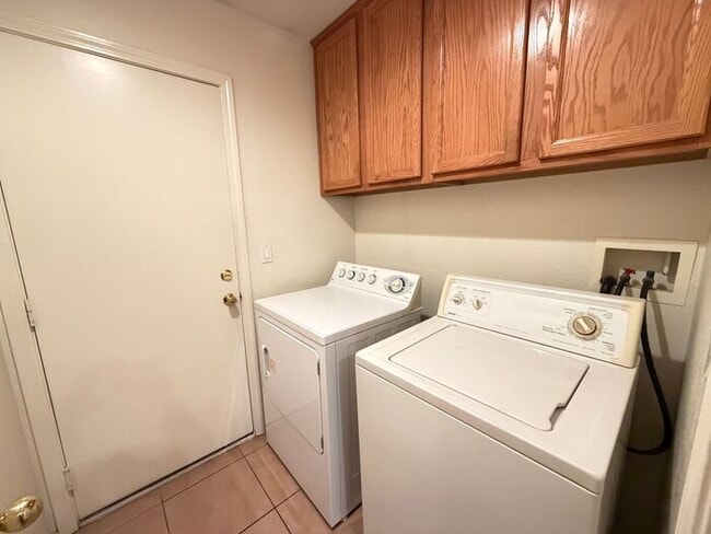Building Photo - This proeprty has been shown before and will be leased to the first qualified applicant. To sched...
