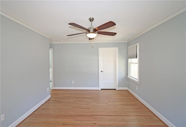 Building Photo - 1131 Milmar Dr NW