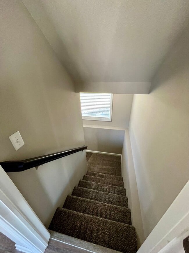 Building Photo - Now Leasing – Stylish 3-Bedroom Home in Bo...