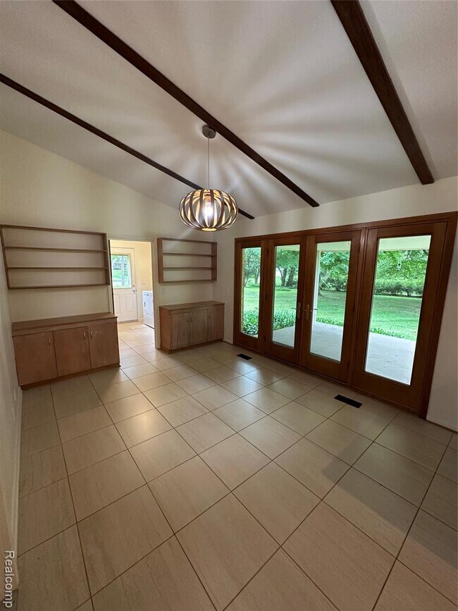 Building Photo - 6606 Vachon Ct