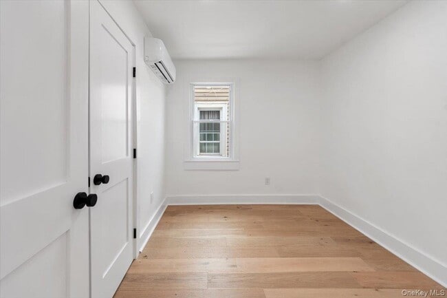 Building Photo - 104-17 Rosita Pl