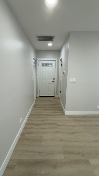 Entrance Hallway - 2310 W 21st St