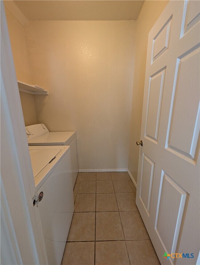 Building Photo - 885 Sagewood Trail