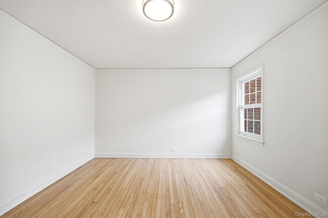 Building Photo - 61 Davis Ave