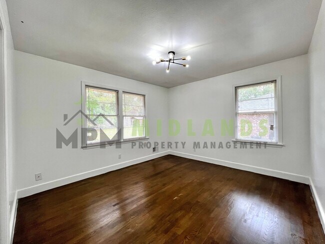 Building Photo - 1545 S Beltline Blvd